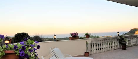 terrazzo panoramico vista mare dove prendere il sole