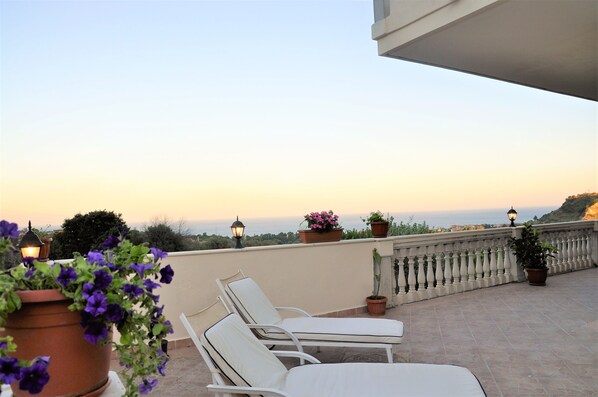 terrazzo panoramico vista mare dove prendere il sole