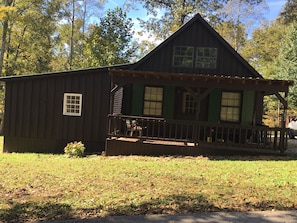 Silver Hawk Cabin sitting on 1/2 acre for indoor and outdoor fun

