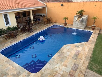 CASA DE PRAIA PARA ALUGUEL DE TEMPORADA COM PISCINA E CHURRASQUEIRA