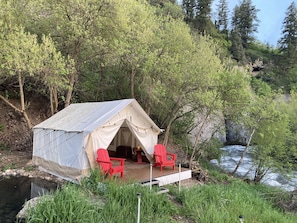 Yes. Glamping tent / King bed / River Bank perfection.