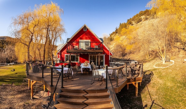 I present to you, the nicest room at the Lodge! 1,300 sq ft of views. Seats 48.