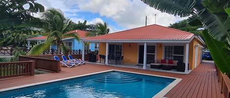Private villa with 4 spacious bedrooms and 3 bathrooms (1 ensuite). Private pool