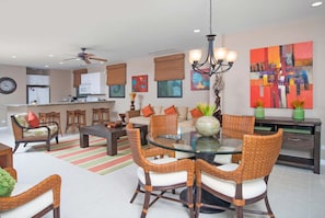 Living and dining area with seating for 7