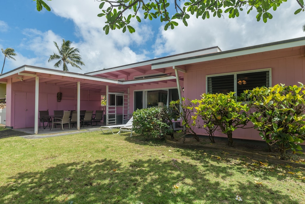 Pink house in Kailua 