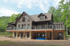Nestled in 90 acres of private woodlands. Immerse yourselves in nature.