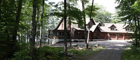 Private Executive Cottage on Haliburton Lake with 600ft exclusive waterfront.