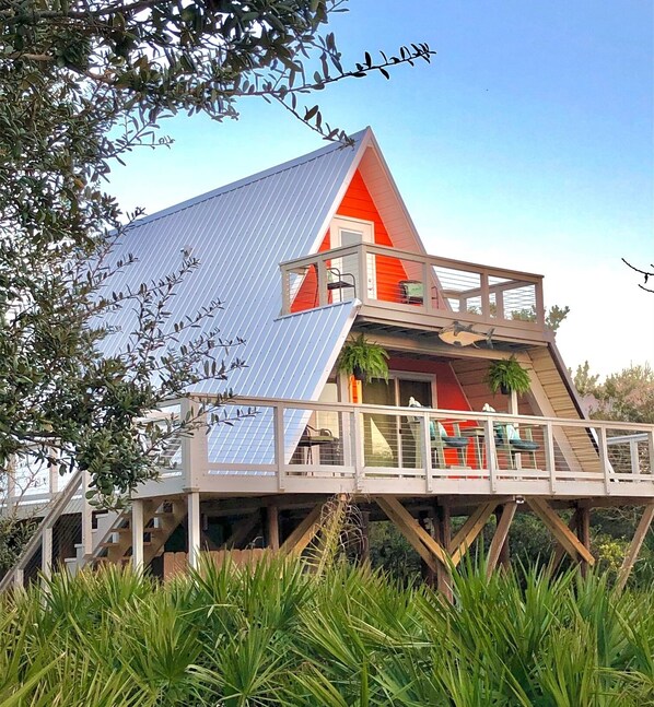 "Old Florida" in the Pines, Scrub Oak, and Palmetto, yet just steps to the beach