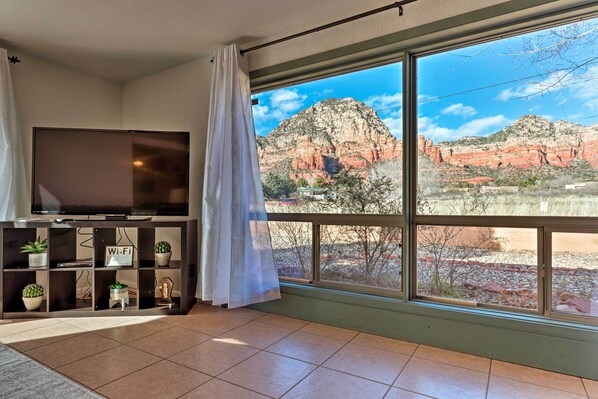 Sedona Vacation Rental | 3BR | 2BA | 2,334 Sq Ft | Step-Free Access