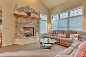 Living Room | Central Air Conditioning & Heating | Fireplace