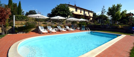 Casale - vista dalla piscina