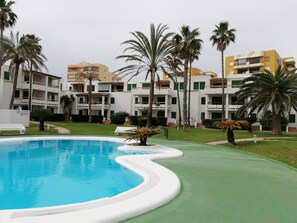 Swimming-pool