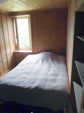 Schlafzimmer mit Doppelbett