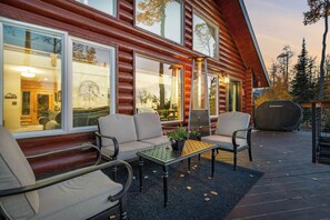 Furnished Deck | Gas Grill