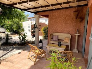 Salon détente sous pergola