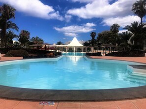 The beautiful resort swimming pool 