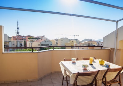 Cozy apartment with terrace overlooking the sea and the city of Alghero