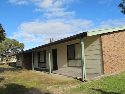 Flinders Rest Robe Melville