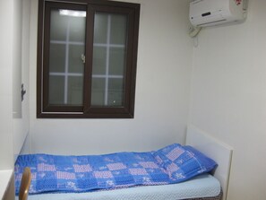 Sunny & Tidy Private Studio Apartment 