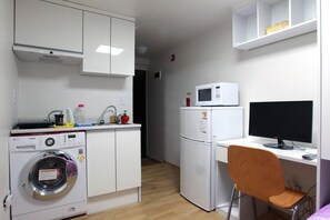 private studio apartment (Blue Dia)