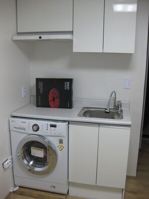 private studio apartment (Blue Dia)