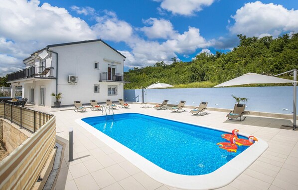 pool