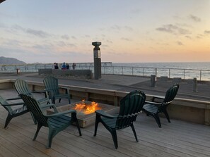 1000 sq foot deck overlooking the Pacific Ocean. 
