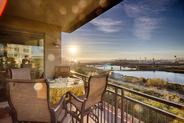 Amazing Ocean/Sunset/Harbor  Views from Balcony!