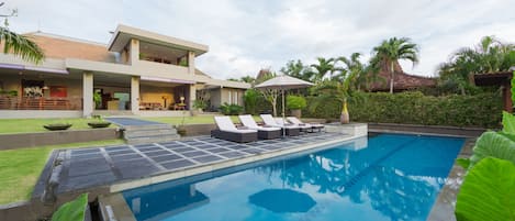 Ricefield View Villa in Babakan Canggu