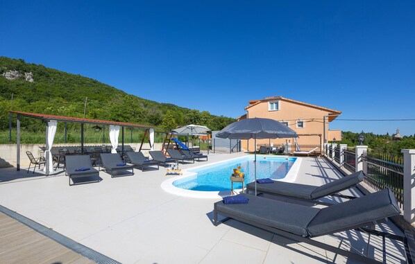 pool
