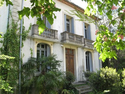 Casa con piscina en un auténtico pueblo, cerca del mar.