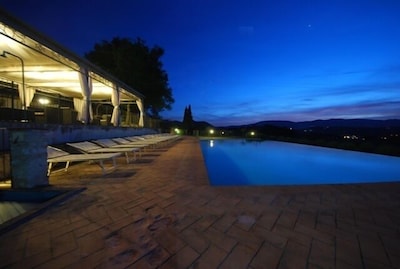 Spoleto By The Pool, apt.1 - marvellous view, only 0,7 miles from the old tow