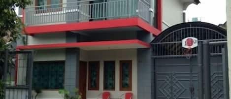 Villa/Guest House Setiabudi Bandung
