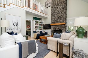 Fireplace & TV