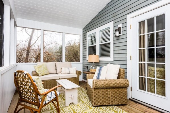 Private Screened-In Porch