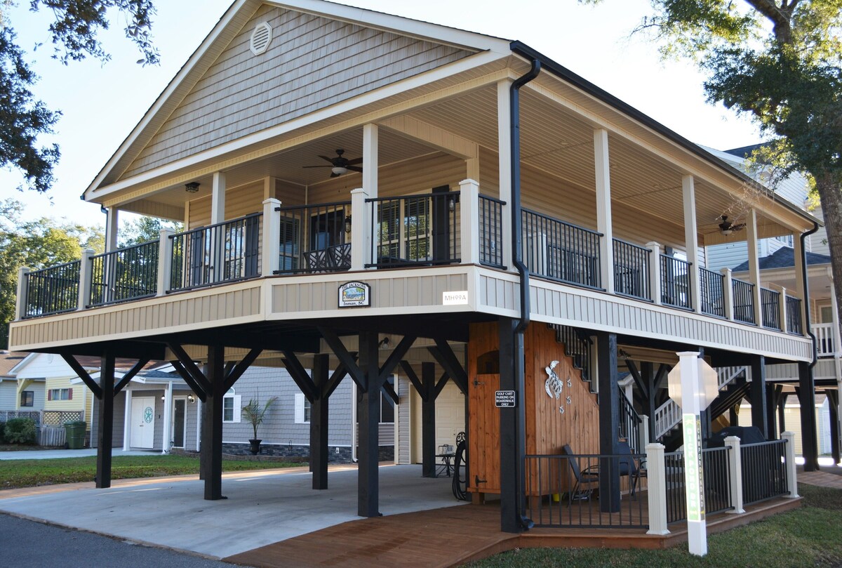 Ocean Lakes. Beautiful 3 BR, 2 Bath home/outdoor shower! Near magnolia lake