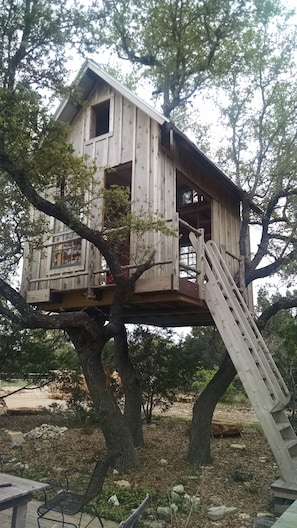 Treehouse is super cool.  Walls on sliders. Adventurous can sleep in the lofts.