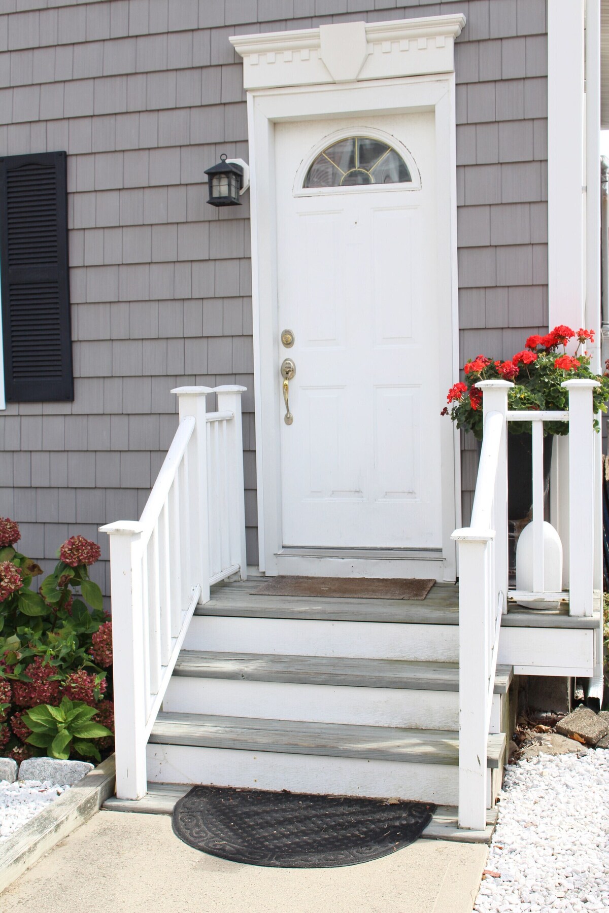 Beautiful Beachfront Cottage Leading Directly To Your Own Sandy Beach