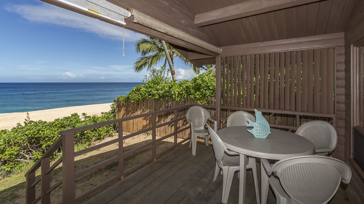 Beachfront Cottage at Log Cabins