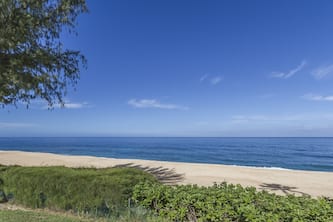Beachfront Cottage at Log Cabins