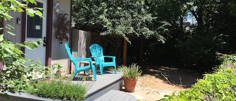 Front deck - private yard