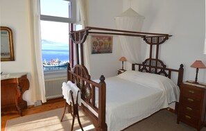 V. Molova, Triple Bedroom in upper floor with King bed