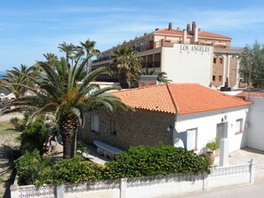 Panorama view. The surfboard is included in th rent! ;)