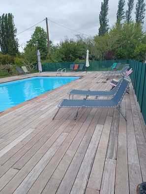 Nouvelle terrasse en bois de 175m2-posée fin 2023