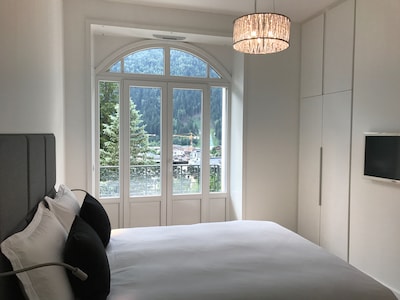 NOVO high-end de 3 quartos e 3 banheiros apartamento no coração de Chamonix de frente para o Monte Blanc