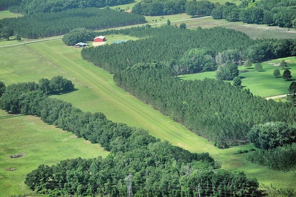 farmhouse rental with runway 