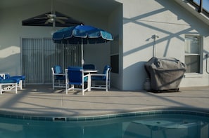 Pooldeck, with patio and bbq