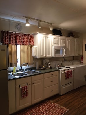 Full kitchen and laundry