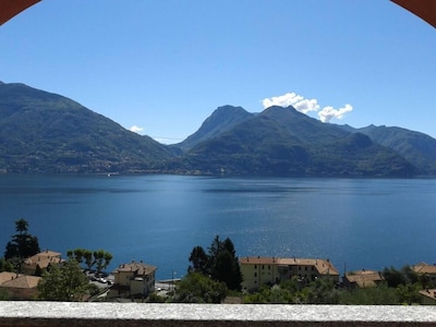  CASA AZALEA Bonito apartamento con maravillosa vista al lago. 