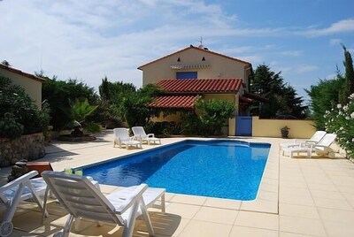Ist floor apartment in Detached Villa, with large private enclosed pool area